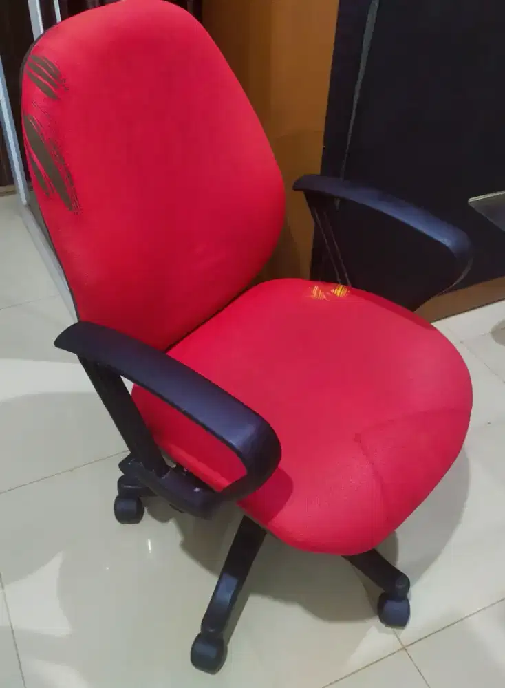 Jual kursi belajar / kerja kondisi kaki baru, semua mekanikal normal