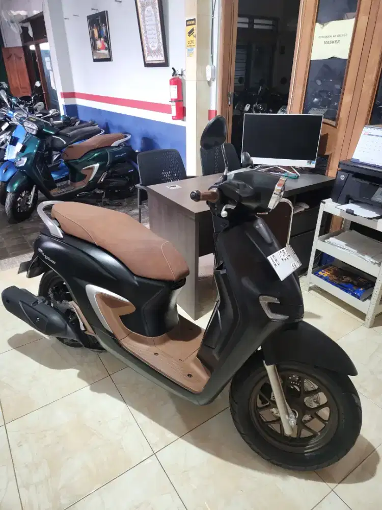 Stylo abs 160cc hitam 2024 gbm