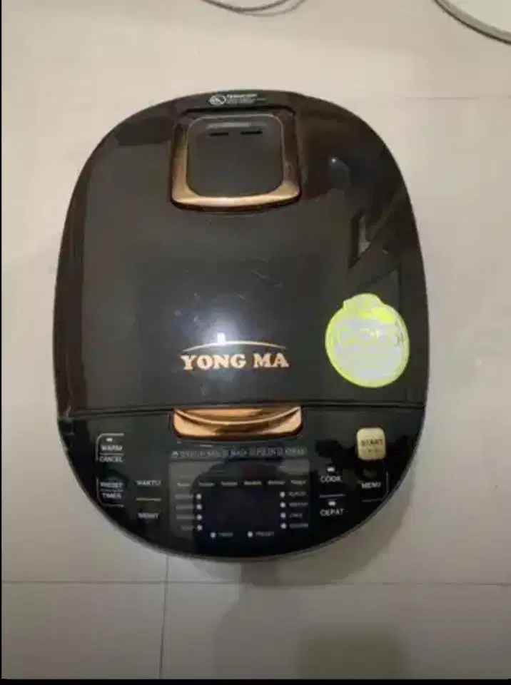 MAGIC COM / RICE COOKER YONG MA SMC7047