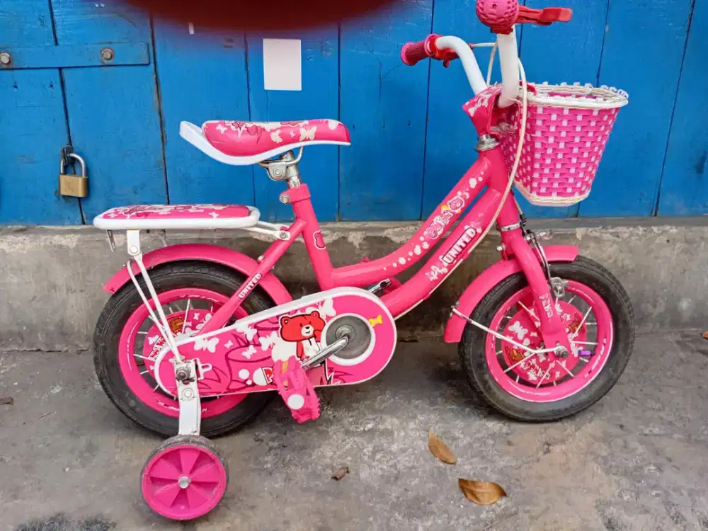 Sepeda united pom pom ukuran 12
