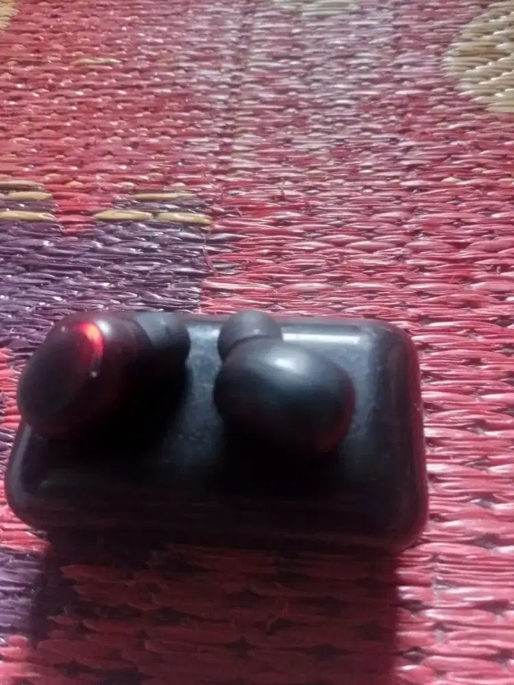 Earphone bluetooth laik