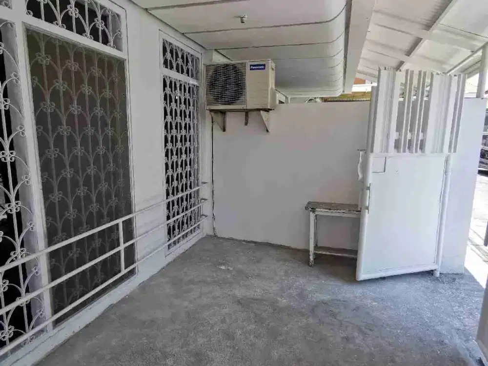 sewa rmh 1Lt di karang empat.bs utk usaha,kantor dll