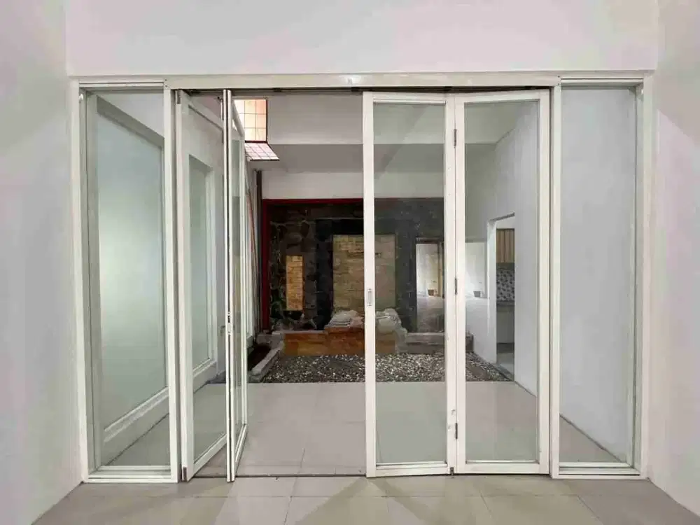 Disewakan rumah luas, besar dan nyaman Deltasari Baru