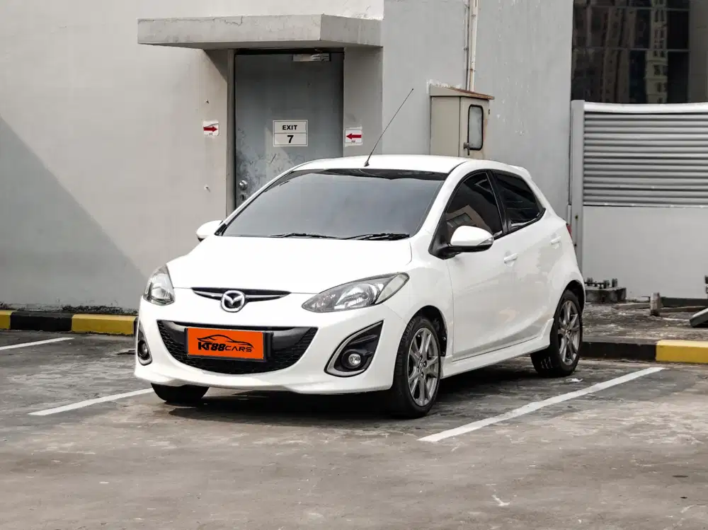 Mazda 2 V 1.5 AT 2013