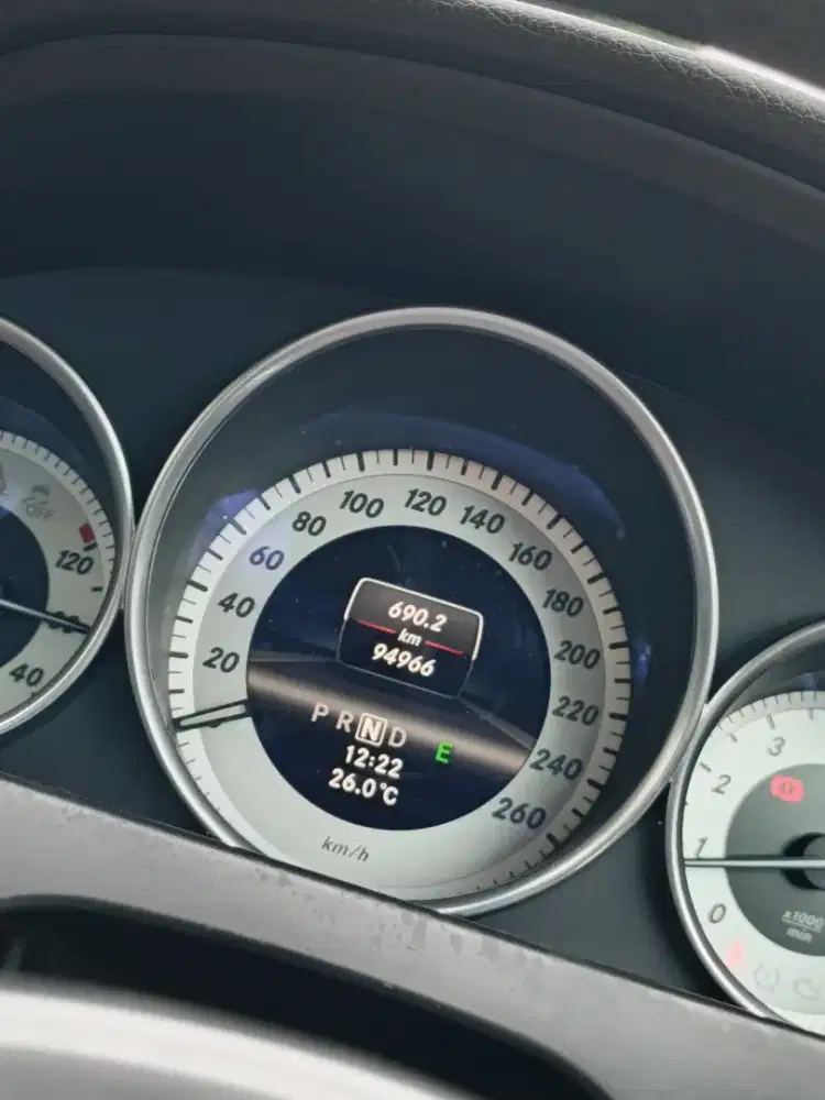 C200 avantgarde 2013.pjk bln 4 km 94rb