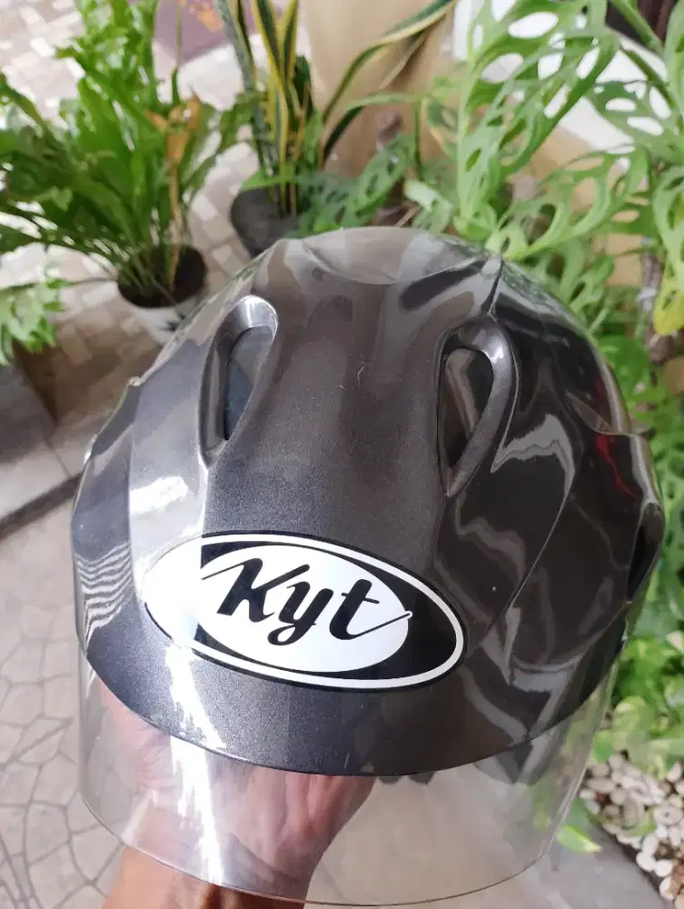 Helm KYT second