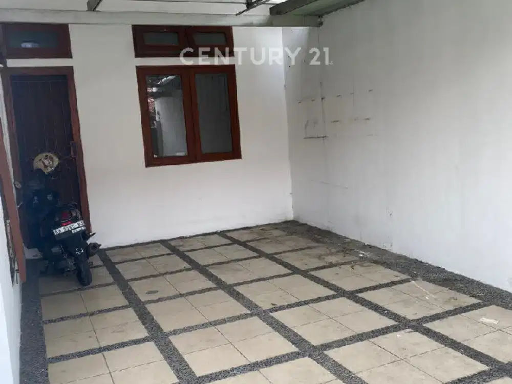 Rumah Cantik Dan Strategis Di Gandaria Disewakan