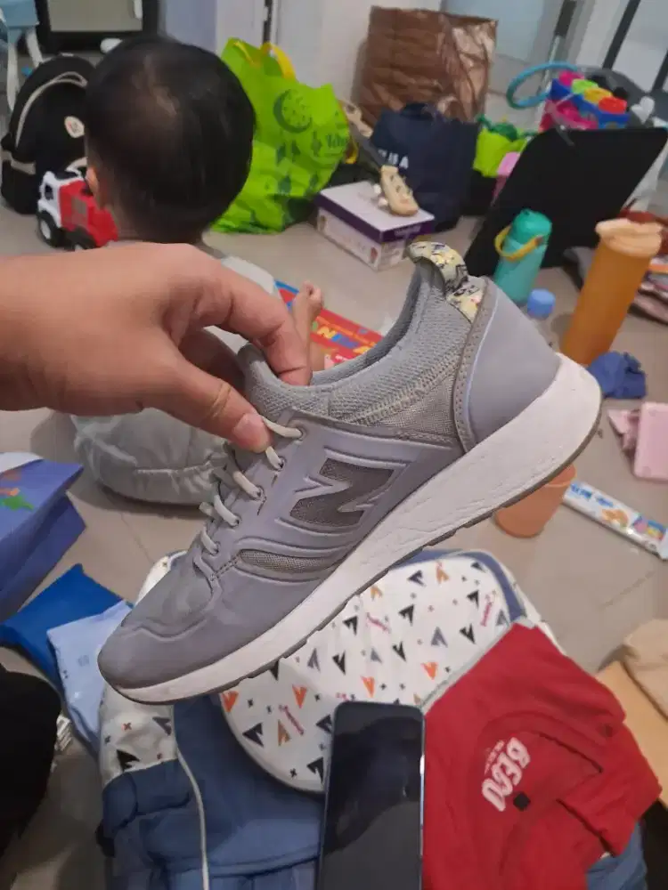 Sepatu olah raga wanita new balance