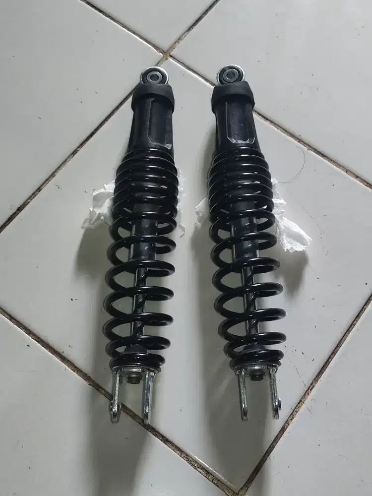 Shockbreaker belakang Yamaha Aerox New Baru 1 bulan turun dealer