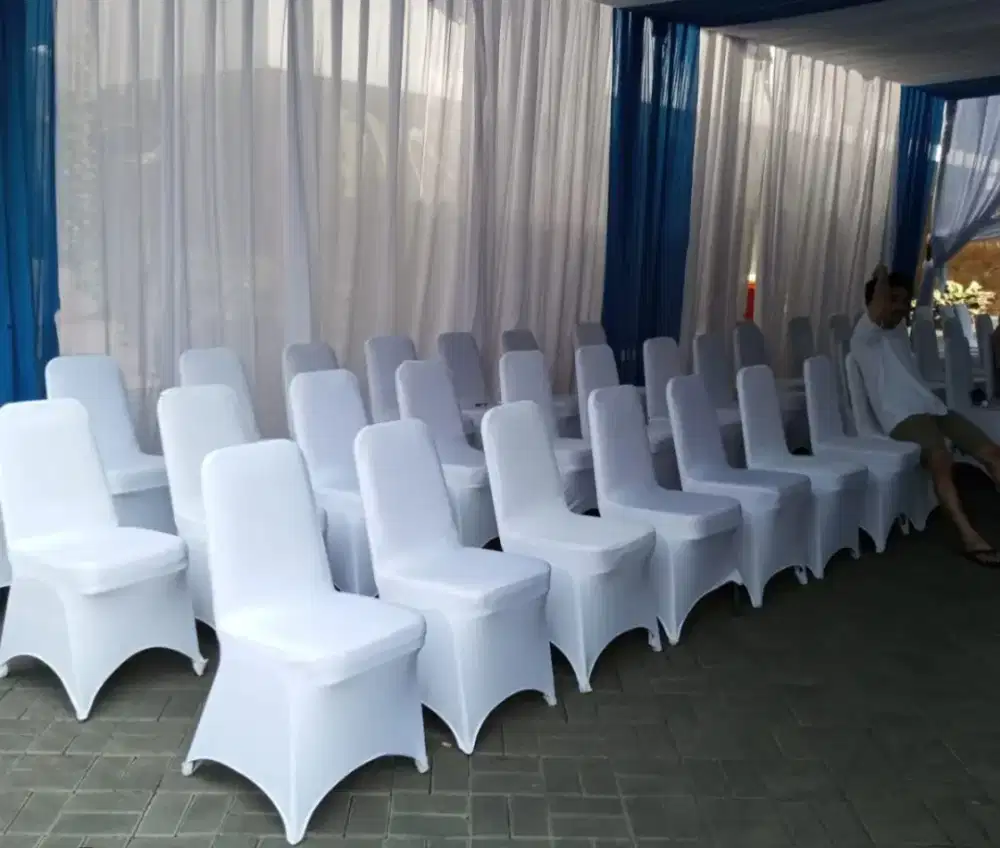 Penyediaan kursi futura