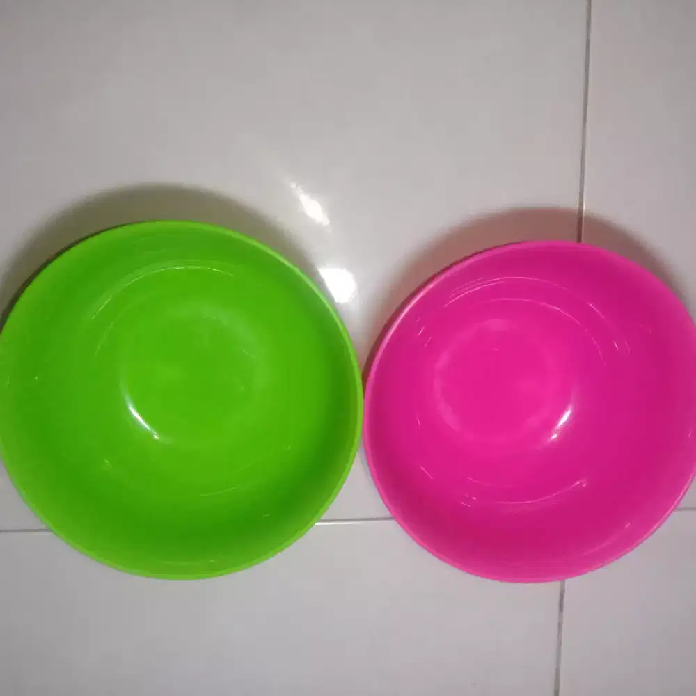 Mangkok makan besar plastik