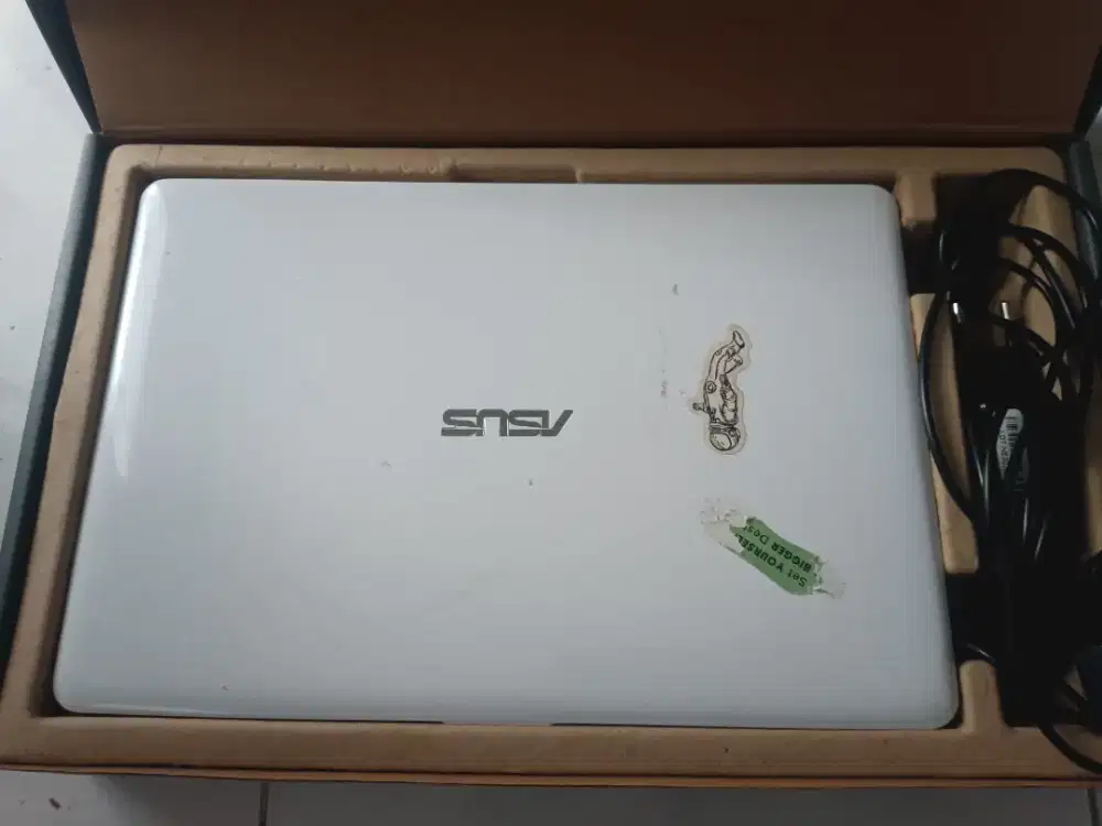 ASUS E203MAH SSD 256GB | Ringan & Siap Pakai | Mulus Normal | COD