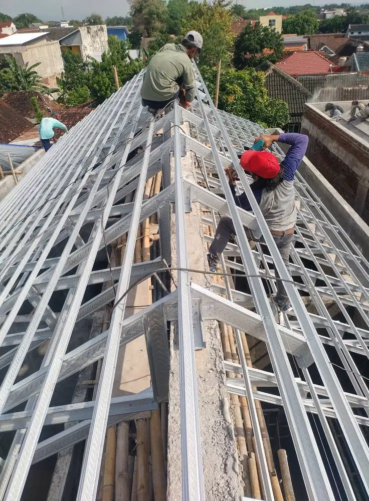 Pasang Baja Ringan UPVC ALDERON Untuk Ganti Atap Lapuk dan Rayapan