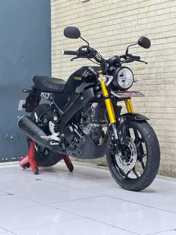 YAMAHA XSR 155 TH 2023 SUPER MULUS WARNA FAVORIT HITAM GLOSSY MULUS