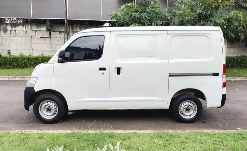 Sewa Grand Max Blind Van Lepas Kunci