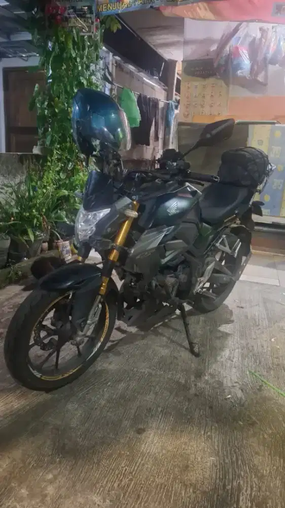 Honda CB150R StreetFire Tahun 2022 USD