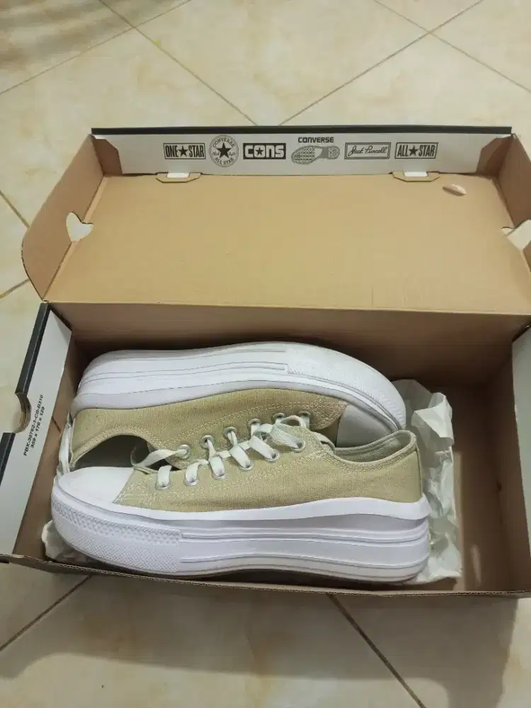 Sepatu Converse ori size 39