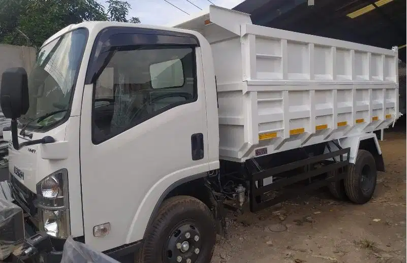 Isuzu NMR 2024 Diesel