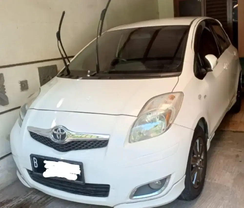 Jual Yaris E matic 2011