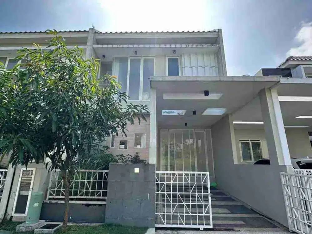 Rumah Modern minimalis di villa puncak tidar malang