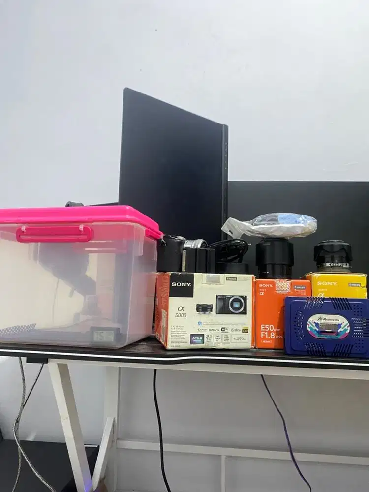 Sony A6000 lensa kit+lensa 35mm+lensa 50mm oss sony