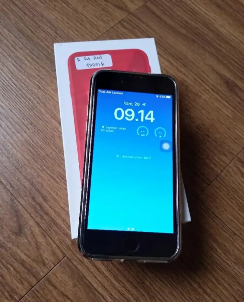 iPhone 8 64gb all operator fullset mulus hp bekas handphone bekas
