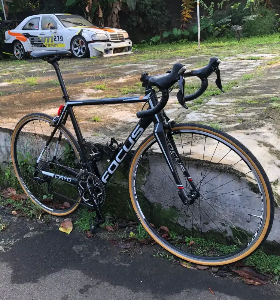 Roadbike Focus Cayo Size M (standar pabrikan).