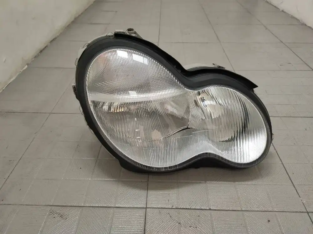 BOSCH HEADLAMP (RIGHT) MERCEDES W203