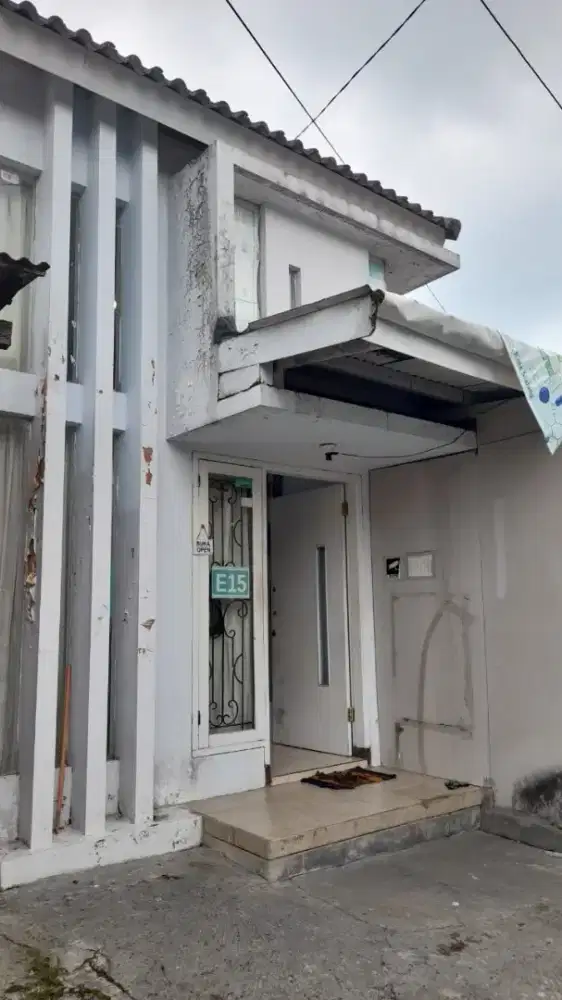 Disewakan Rumah Halaman Luas Sigura Hills