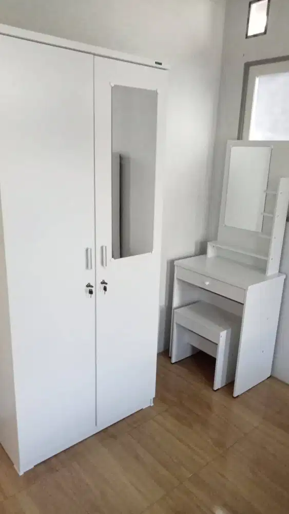 PROMO SET LEMARI PAKAIAN 2 PINTU DAN MEJA RIAS PUTIH MINIMALIS SALE