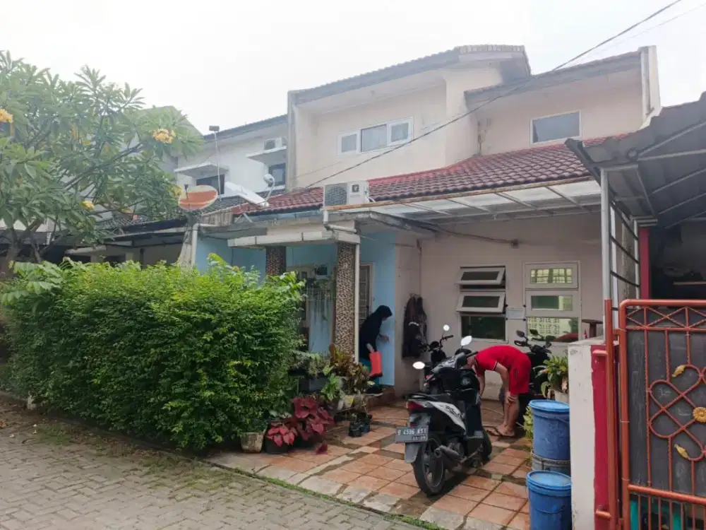 Dijual rumah 1.5 lantai murah di jl ratna