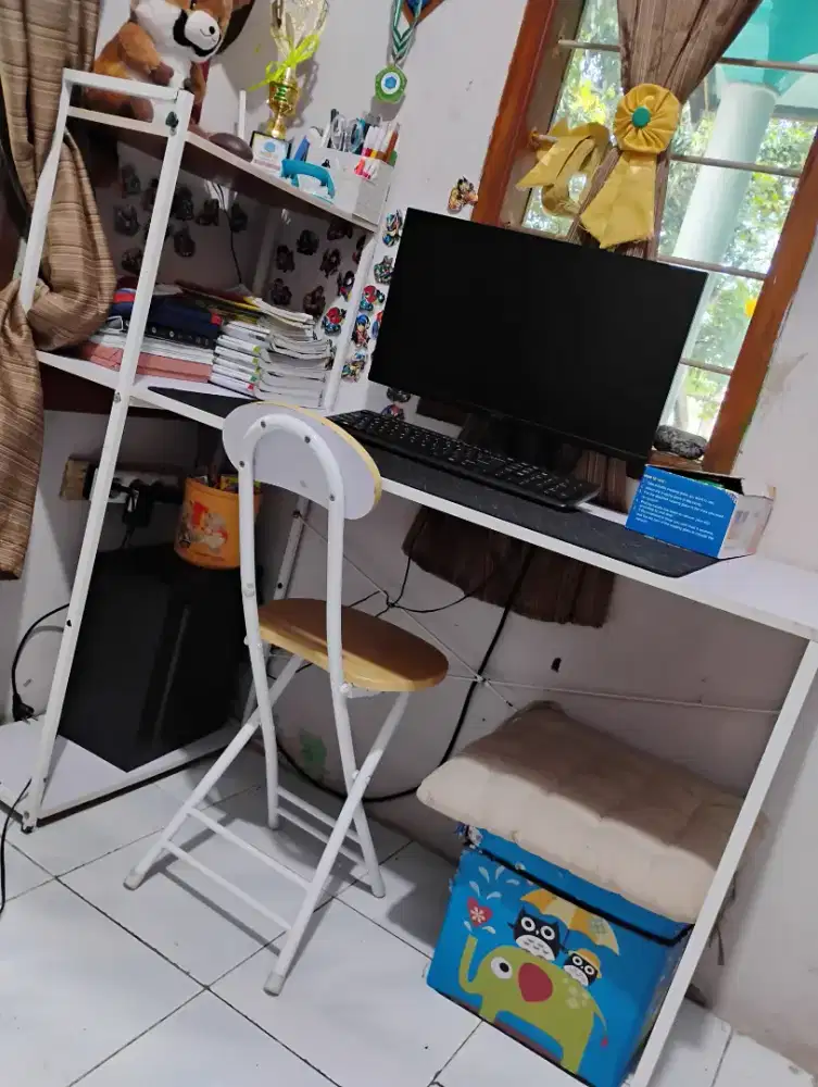 Meja belajar, meja komputer