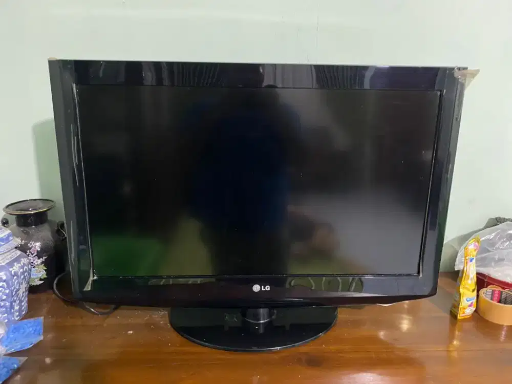 JUAL TV LG LCD 32INC - SECOND LIKE NEW - NO MINUS