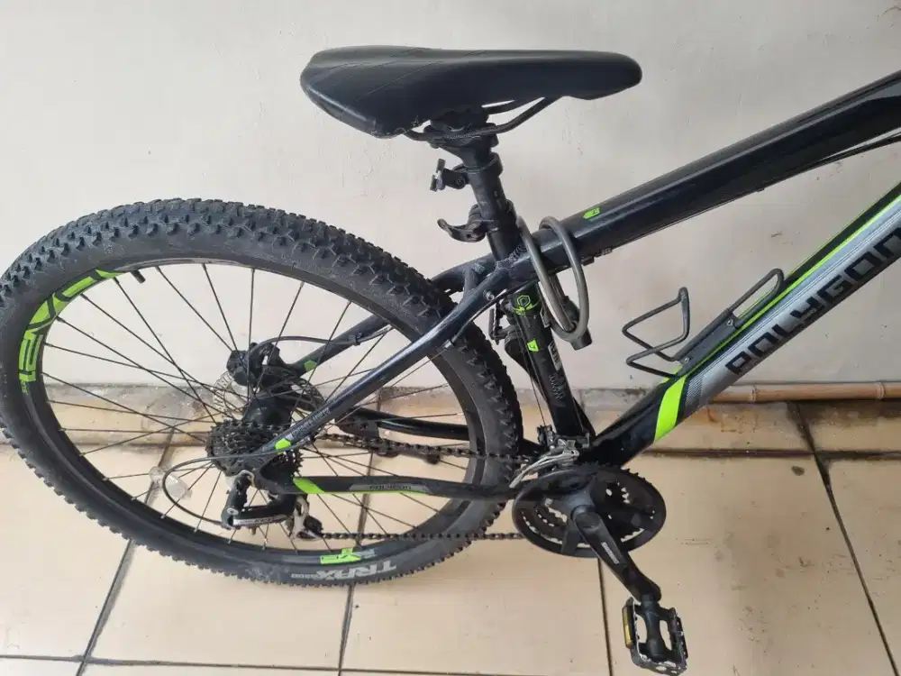 Sepeda MTB polygon premier