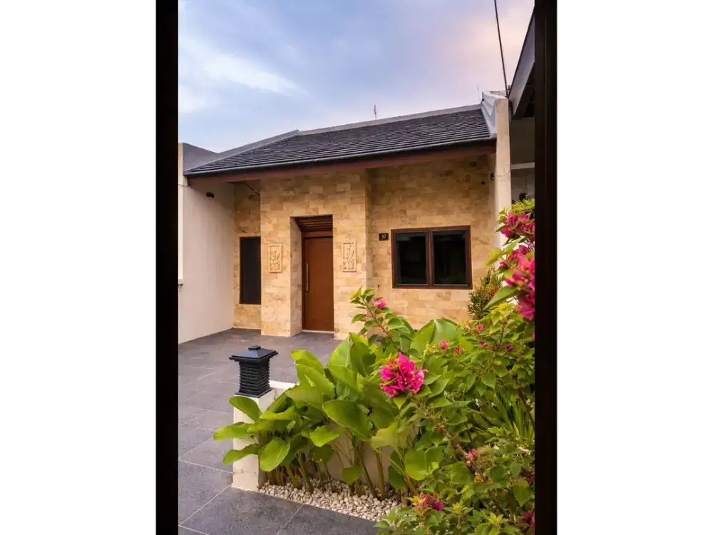 DIJUAL RUMAH BAGUS SIAP HUNI HARGA NEGO DI TAMPAK SIRING SENTUL CITY SSR843