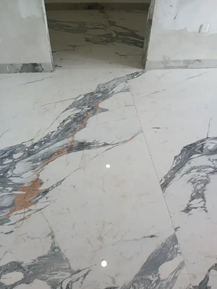 Tukang Pasang Quadra, Marmer, Granit. Kontraktor Bangun Rumah Mewah