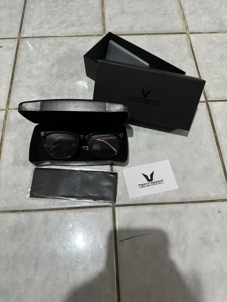 Gentle Monster Glasses Karl 01