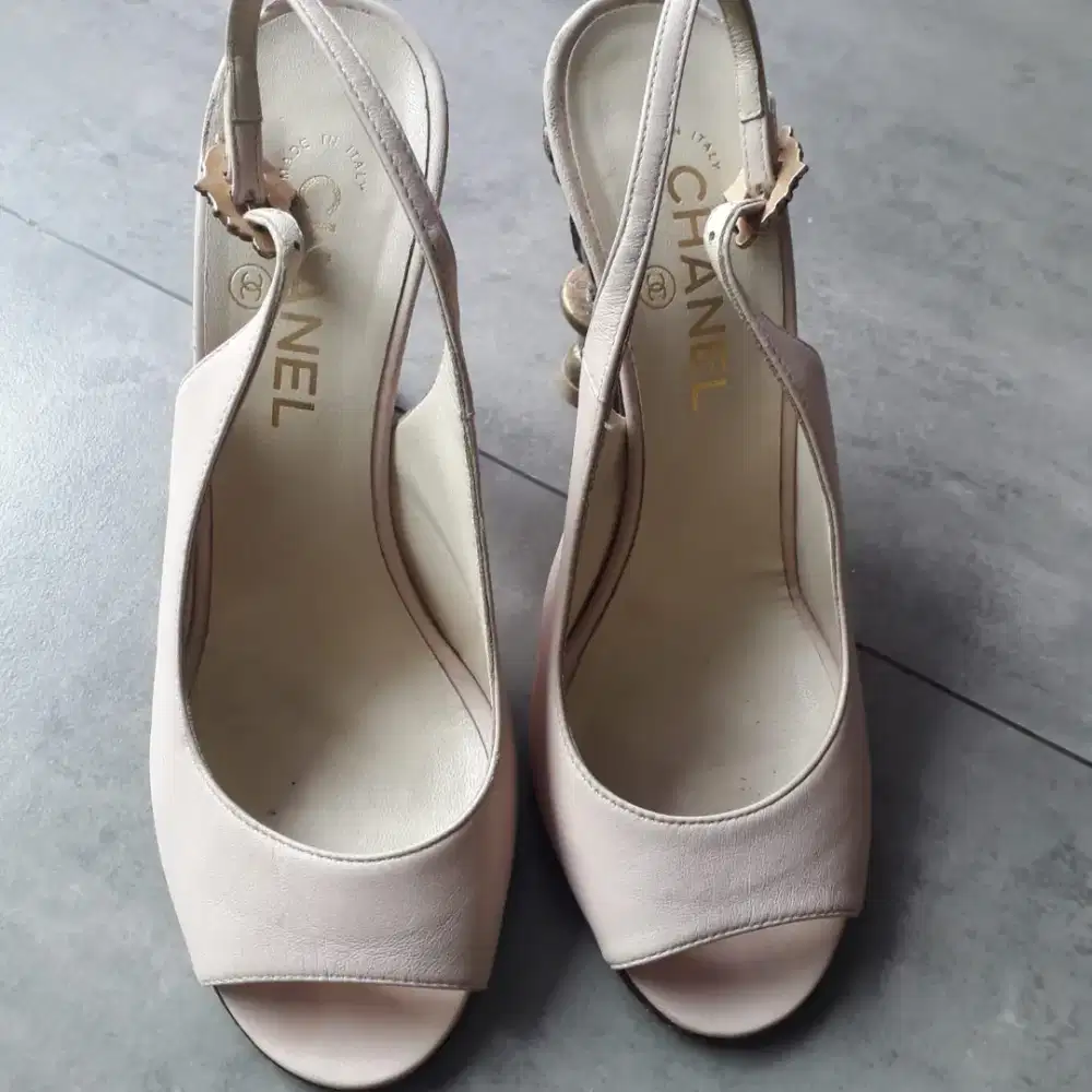 Jual sepatu high heels Chanel