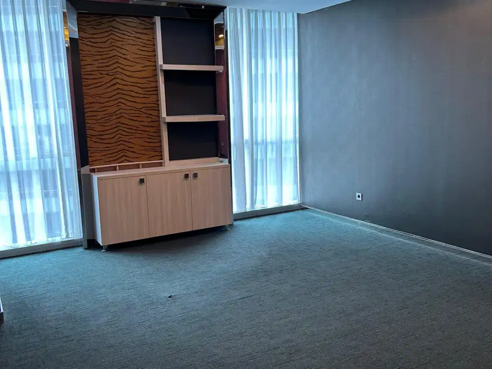 Available space kantor di Menara Prima