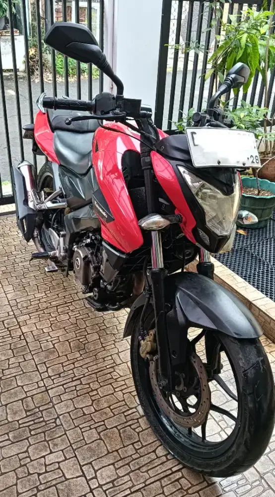 NakedBIKE_pulsarN200