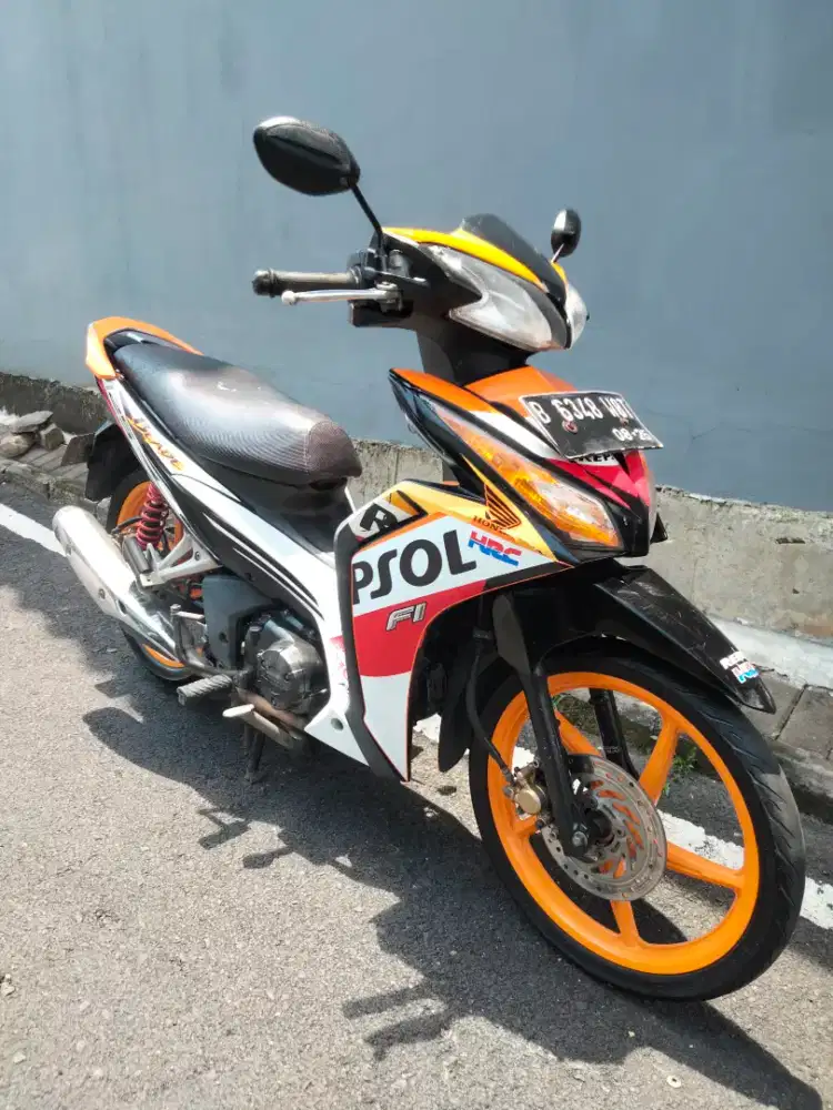 Honda Blade Repsol tahun 2016 siap pakai