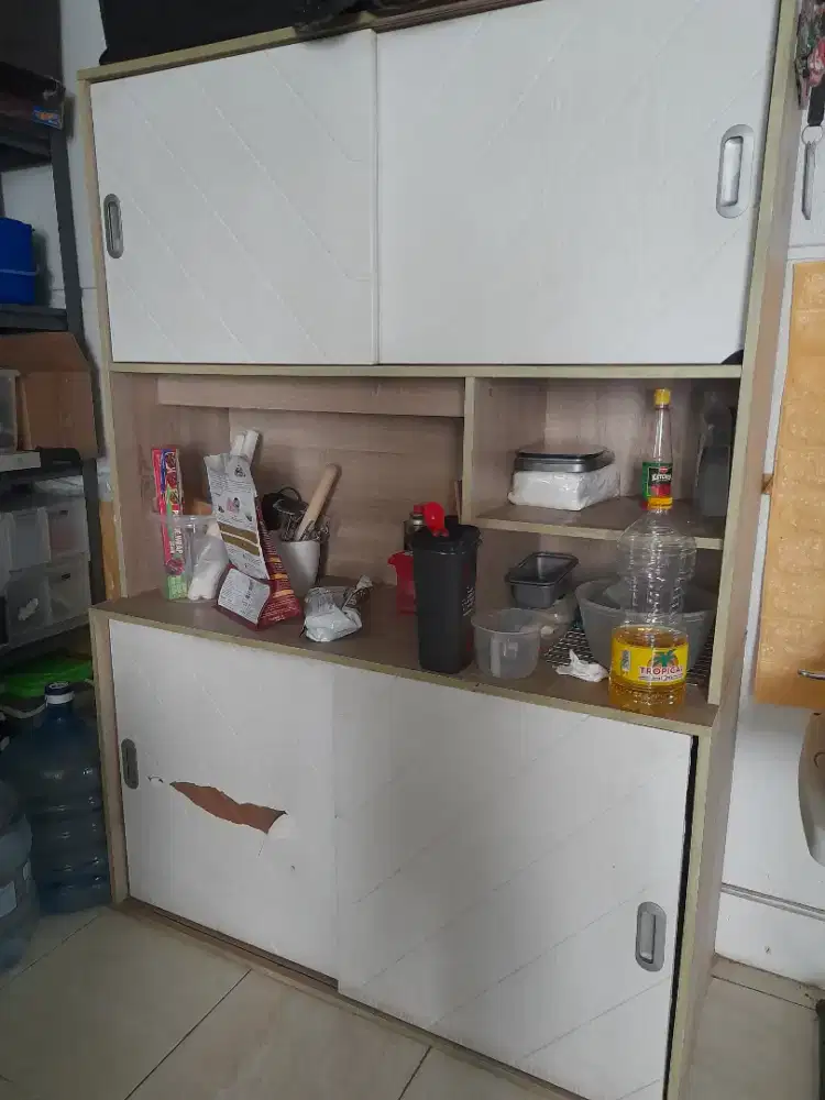 Lemari dapur Informa