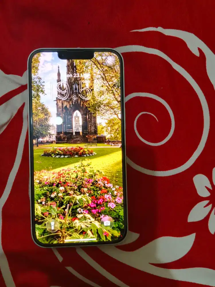 Dijual iphone 13 basic 128gb. No minus. Garansi on Ibox. Nego bensin.