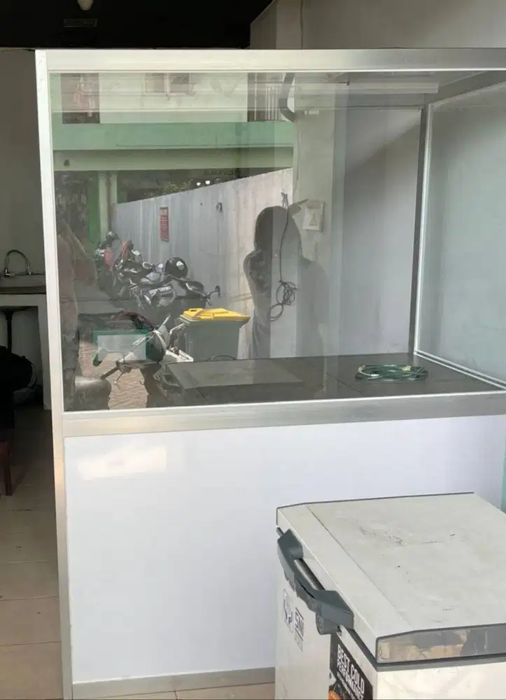 DIJUAL ETALASE BEKAS PADANG BAHAN BERKUALITAS