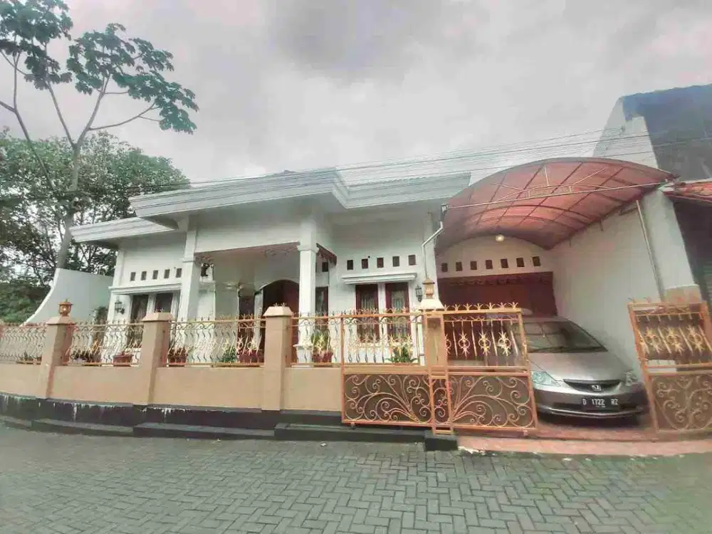 Rumah luas strategis area Plemburan