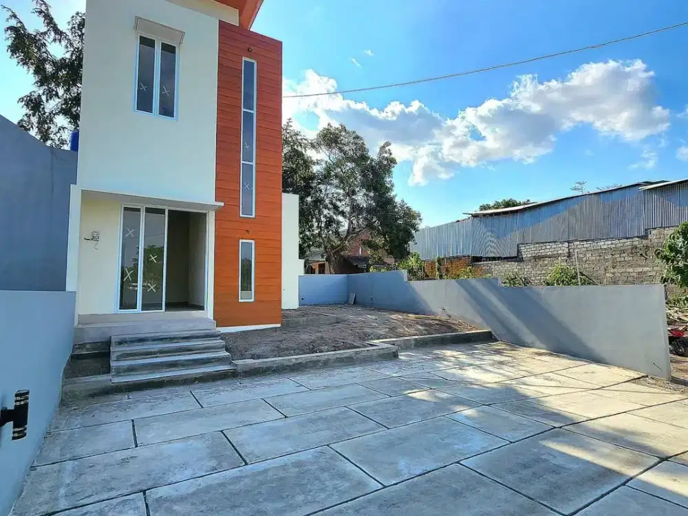 RUMAH 2 LANTAI, DEKAT RING ROAD UTARA DI MAGUWOHARJO