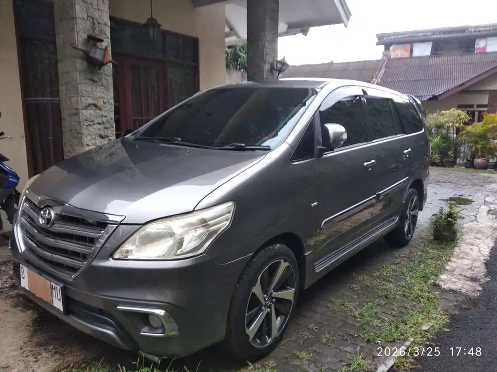 Toyota Kijang Innova 2012 Bensin