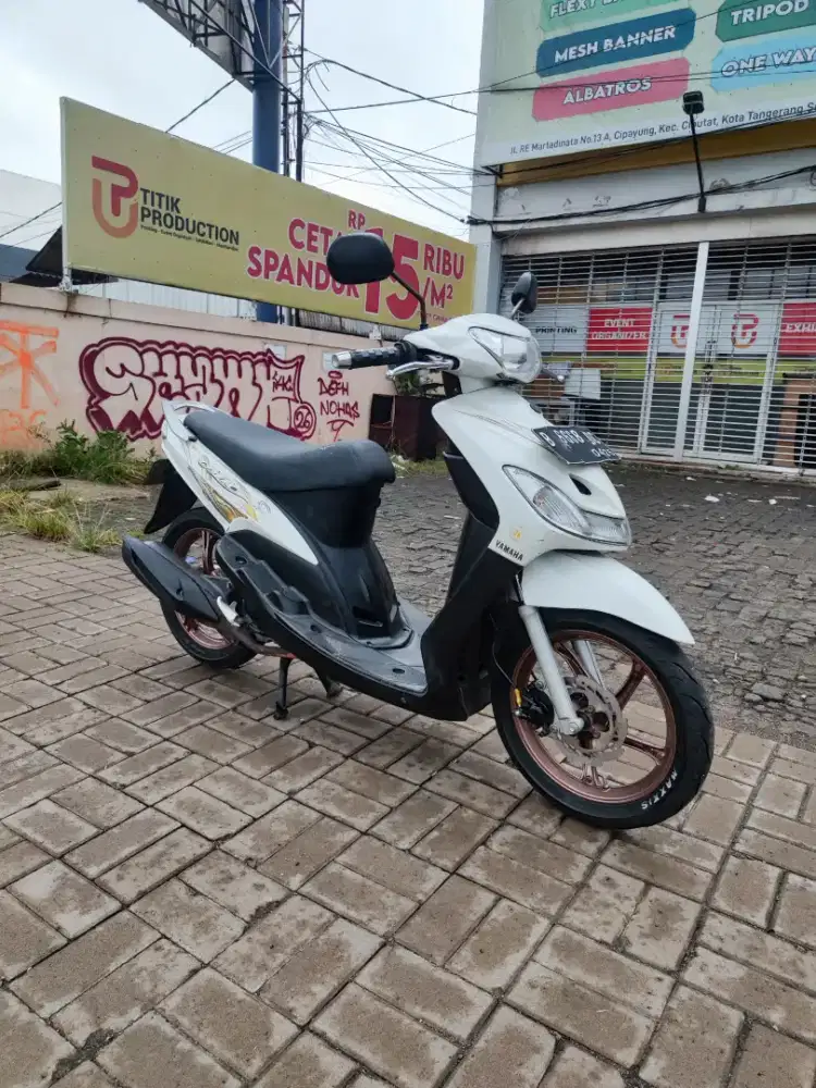 MIO 2011 PUTIH SMILE