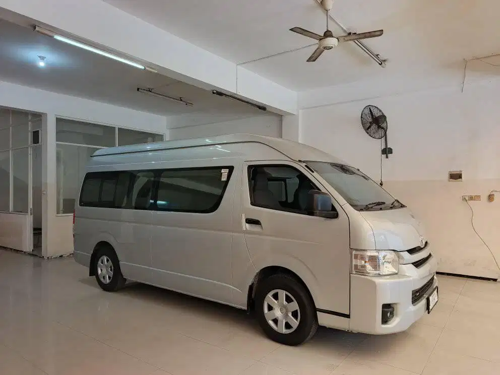 HIACE COMMUTER 3.0 MANUAL DIESEL 2024, KM 6 RIBU ,ISTIMEWAH