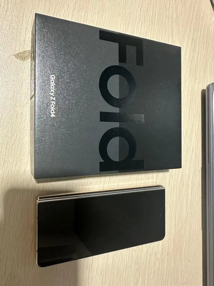 Samsung galaxy Z fold 4 512GB / 12GB